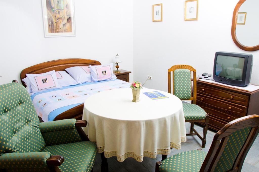 Samson Apartment Hajdúszoboszló الغرفة الصورة