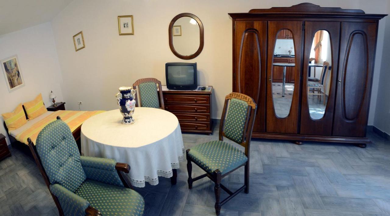 Samson Apartment Hajdúszoboszló الغرفة الصورة